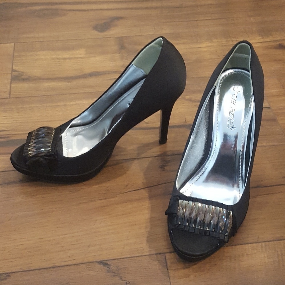 ShoeDazzle - "Francesca" Peep Toe Heels